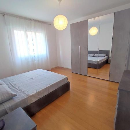 La Casa Dei Tre Apartment Местре Екстериор снимка
