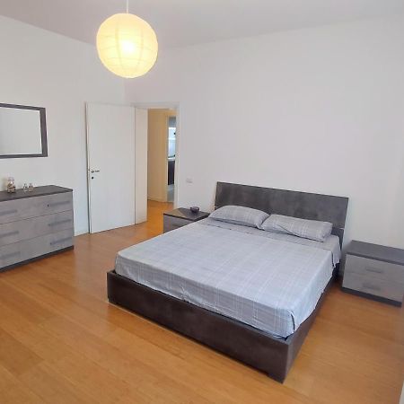 La Casa Dei Tre Apartment Местре Екстериор снимка